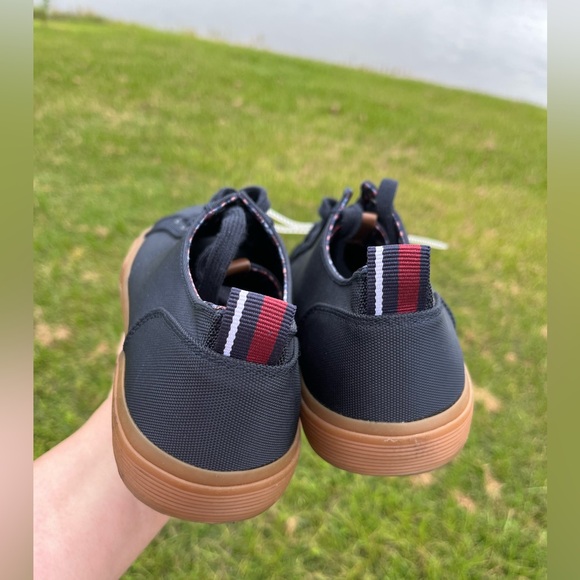 NWOT Ben Sherman Bristol Lace To Toe Sneaker in Navy and Beige Gum Trim Size 9 - Picture 6 of 9